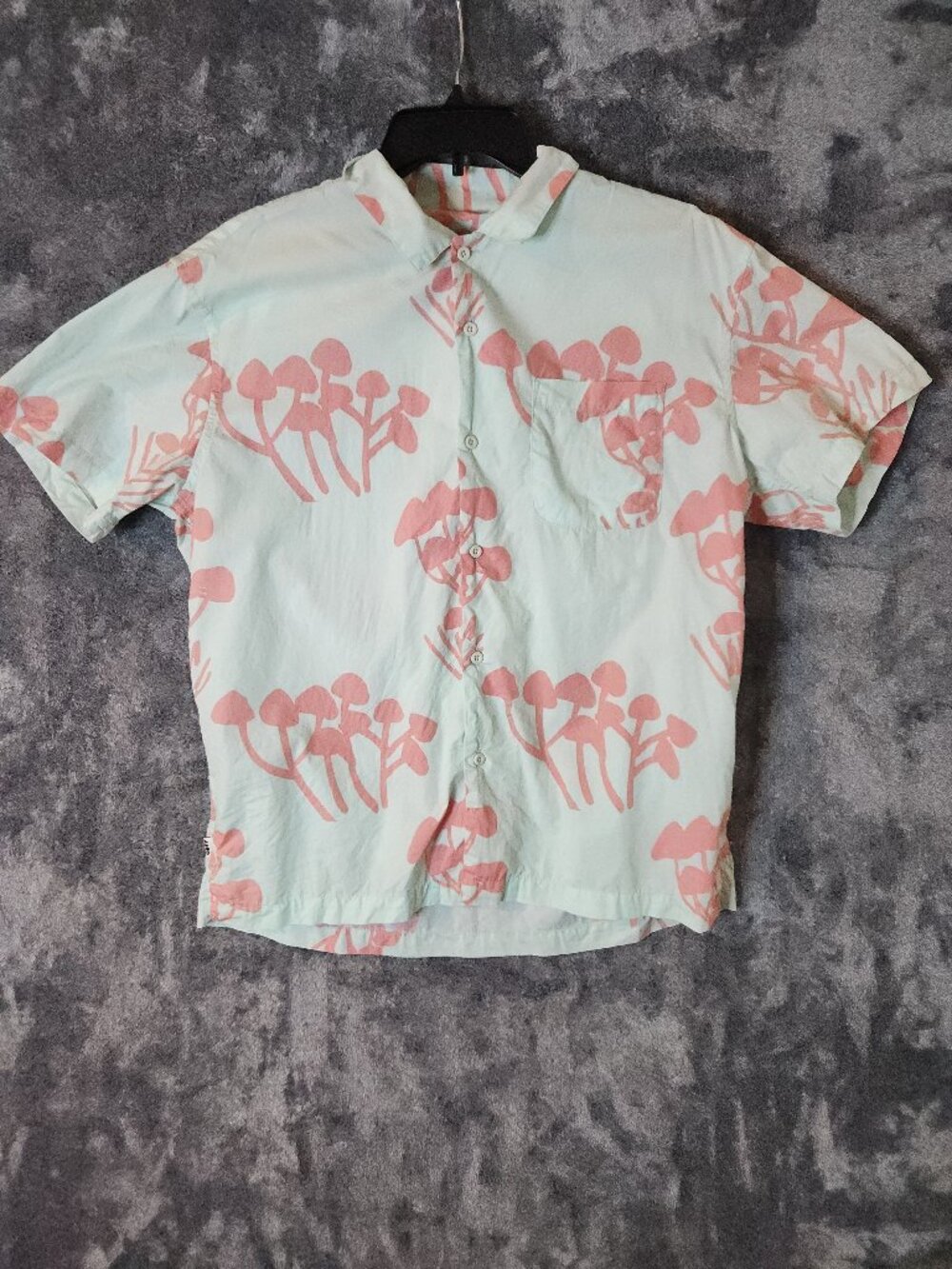 Obey Organic Cotton Shirt Mens Size Medium Mint Green Mushrrom Button Up EUC